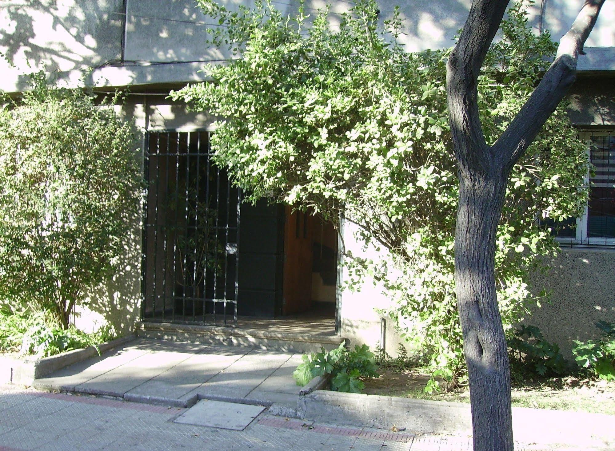 Marilu 'S Bed And Breakfast Hostel 圣地亚哥 外观 照片
