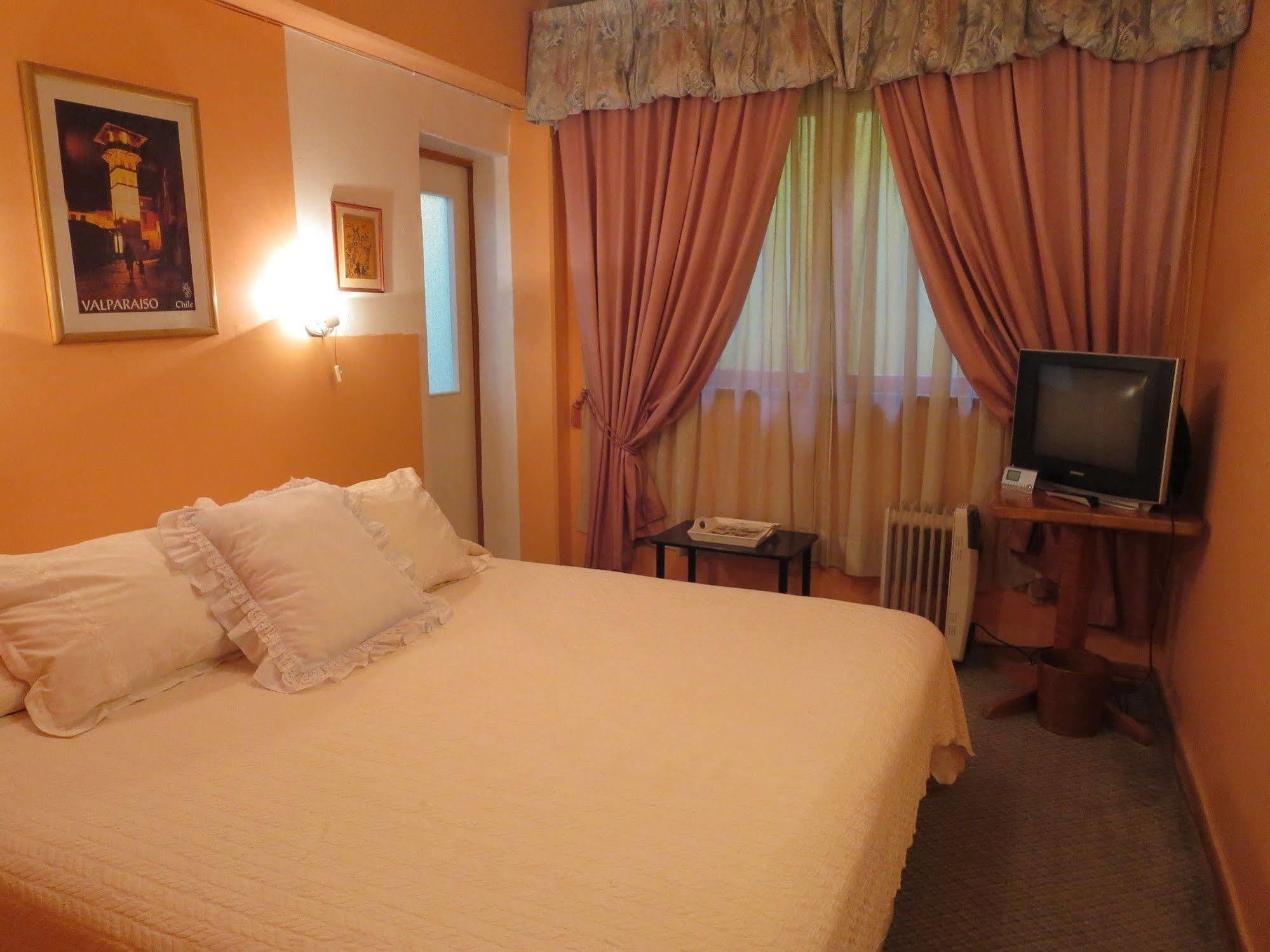 Marilu 'S Bed And Breakfast Hostel 圣地亚哥 外观 照片